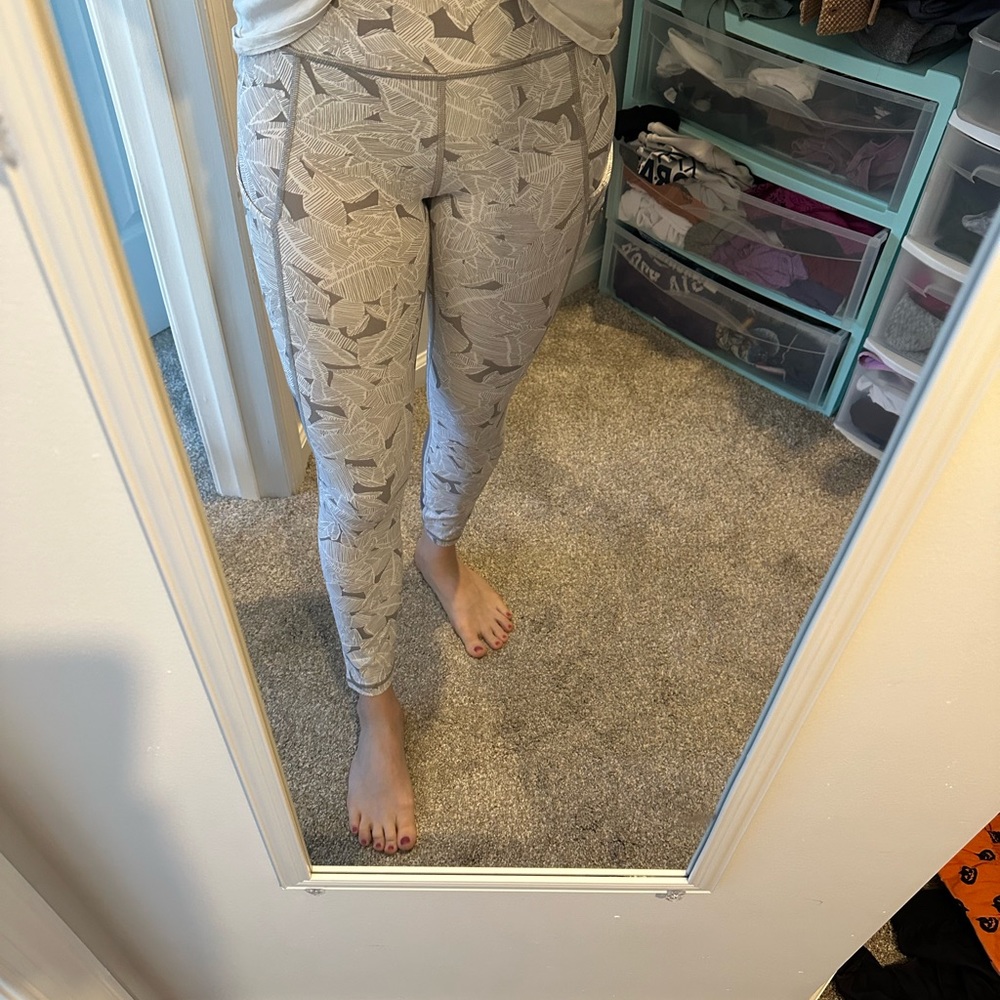 Athleta size small grey pattern leggings